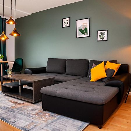 Smart Home - Essen - Perfect For 5 Guests! Central - Balcony - Netflix - Free Parking Zone 외부 사진