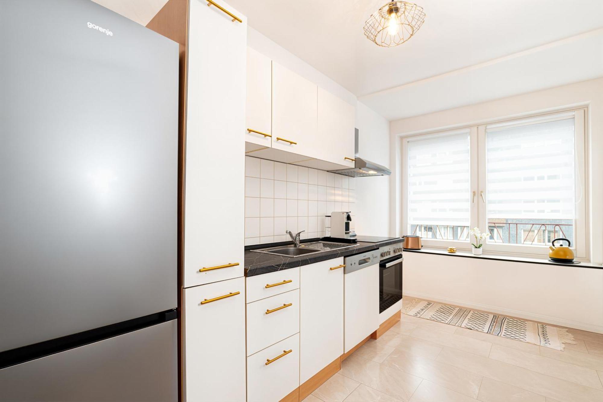 Smart Home - Essen - Perfect For 5 Guests! Central - Balcony - Netflix - Free Parking Zone 외부 사진