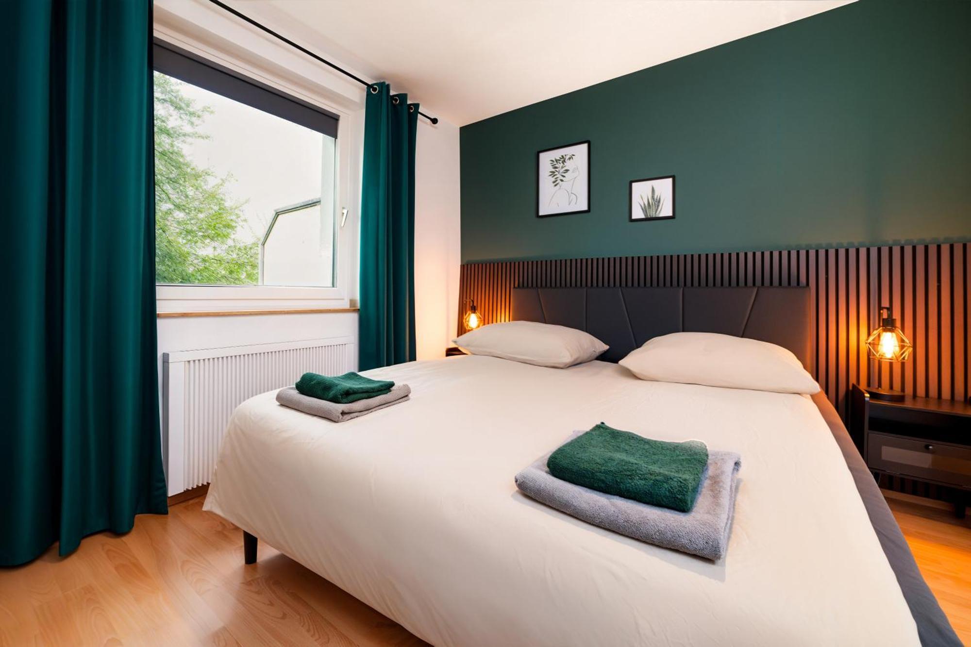 Smart Home - Essen - Perfect For 5 Guests! Central - Balcony - Netflix - Free Parking Zone 외부 사진