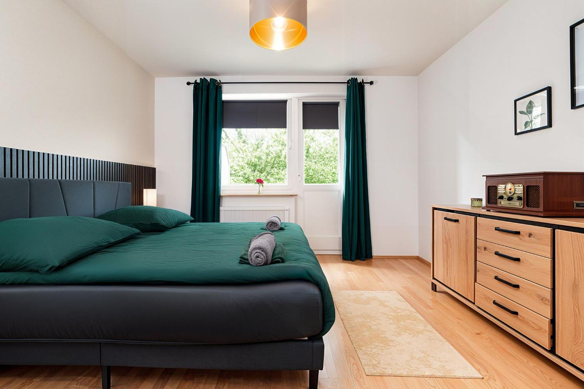 Smart Home - Essen - Perfect For 5 Guests! Central - Balcony - Netflix - Free Parking Zone 외부 사진